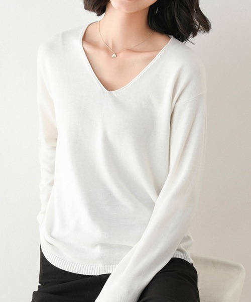 aimoha（アイモハ）の「ベーシック　Vネックニットトップス（ニット/セーター・レディース・パープル/ブルー/ブラック/ホワイト・LARGE/MEDIUM/X-LARGE）」の14枚目の写真