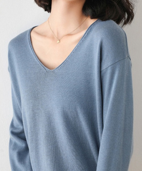 aimoha（アイモハ）の「ベーシック　Vネックニットトップス（ニット/セーター・レディース・パープル/ブルー/ブラック/ホワイト・LARGE/MEDIUM/X-LARGE）」の7枚目の写真