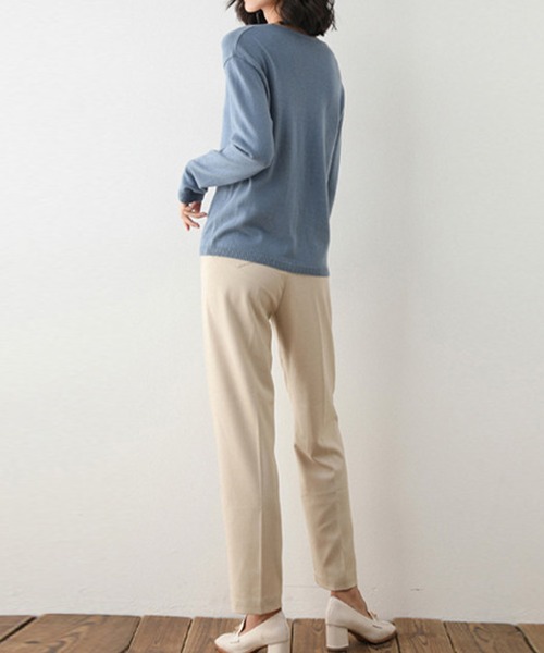 aimoha（アイモハ）の「ベーシック　Vネックニットトップス（ニット/セーター・レディース・パープル/ブルー/ブラック/ホワイト・LARGE/MEDIUM/X-LARGE）」の8枚目の写真