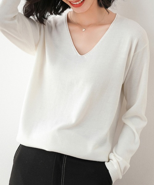 aimoha（アイモハ）の「ベーシック　Vネックニットトップス（ニット/セーター・レディース・パープル/ブルー/ブラック/ホワイト・LARGE/MEDIUM/X-LARGE）」の15枚目の写真