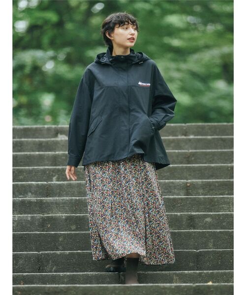 FIRST DOWN（ファーストダウン）の「FIRST　DOWN　EXPLORATION　GEARバックフレアマウンテンパーカー（その他アウター・レディース・ベージュ/ブラック・M/L）」の20枚目の写真
