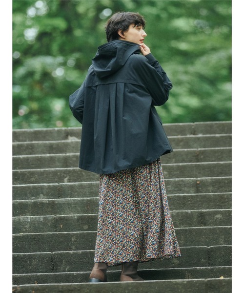 FIRST DOWN（ファーストダウン）の「FIRST　DOWN　EXPLORATION　GEARバックフレアマウンテンパーカー（その他アウター・レディース・ベージュ/ブラック・M/L）」の14枚目の写真