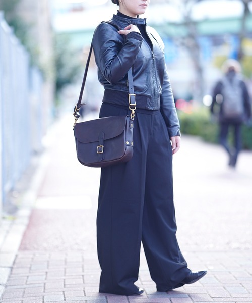 vasco(ヴァスコ)の「vasco ヴァスコ POSTMAN SHOULDER BAG ポストマン レザーショルダーバッグ SMALL(PLANE)(ショルダーバッグ・メンズ・キャメル/ブラック・FREE)」の5枚目の写真