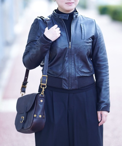vasco(ヴァスコ)の「vasco ヴァスコ POSTMAN SHOULDER BAG ポストマン レザーショルダーバッグ SMALL(PLANE)(ショルダーバッグ・メンズ・キャメル/ブラック・FREE)」の6枚目の写真