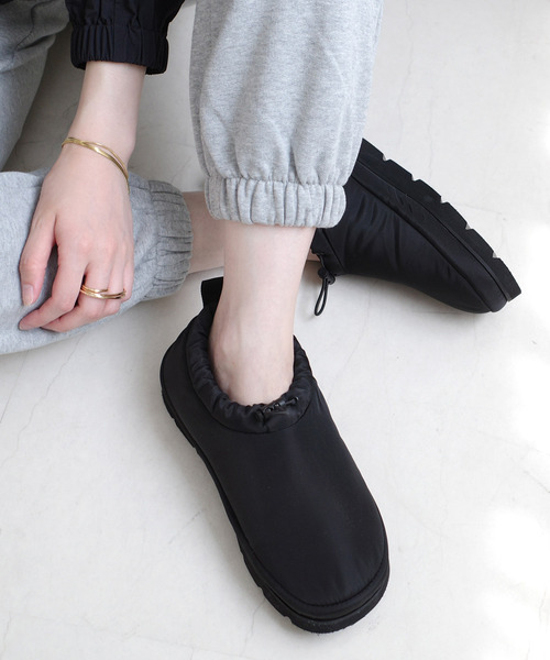 AmiAmi（アミアミ）の「ボアモックシューズスリッポン /防寒ドロストシューズ（スリッポン・レディース・ブラック/アイボリー・L/LL/M/S）」の4枚目の写真