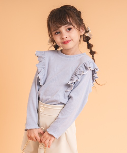 URBAN CHERRY（アーバンチェリー）の「【伸縮性・保温性バツグン】ショルダーフリルデザインリブトップス（Tシャツ/カットソー・キッズ・アイボリー/ブラウン/ラベンダー/ブラック/ブルー・140cm/120cm/130cm/110cm/150cm）」の4枚目の写真