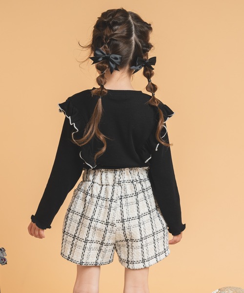 URBAN CHERRY（アーバンチェリー）の「【伸縮性・保温性バツグン】ショルダーフリルデザインリブトップス（Tシャツ/カットソー・キッズ・アイボリー/ブラウン/ラベンダー/ブラック/ブルー・140cm/120cm/130cm/110cm/150cm）」の8枚目の写真