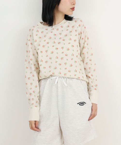 JEMORGAN(ジェーイーモーガン)の「JEMORGAN/ジェーイーモーガン TCワッフル 花柄ラグラン L/S TEE ラグランTシャツ(Tシャツ/カットソー・レディース・アイボリー系2/アイボリー系1・FREE)」の10枚目の写真