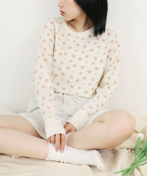 JEMORGAN(ジェーイーモーガン)の「JEMORGAN/ジェーイーモーガン TCワッフル 花柄ラグラン L/S TEE ラグランTシャツ(Tシャツ/カットソー・レディース・アイボリー系2/アイボリー系1・FREE)」の11枚目の写真