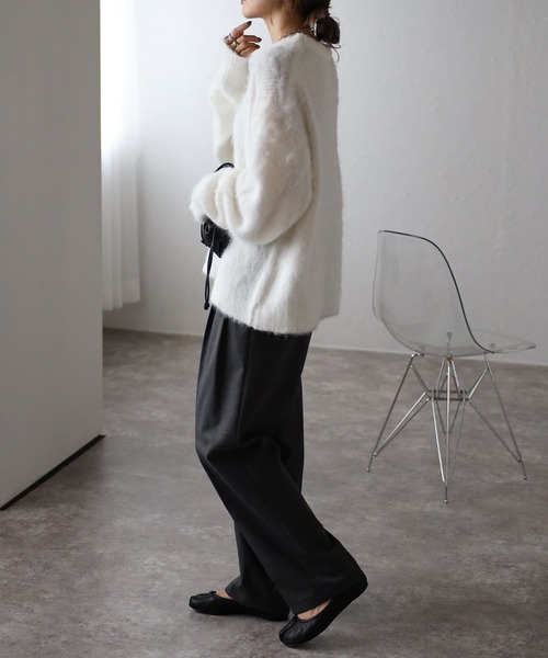 Bonjour Sagan(ボンジュールサガン)の「シャギーモヘアライククルーネックニット(ニット/セーター・レディース・グレー/オフホワイト・FREE)」の5枚目の写真