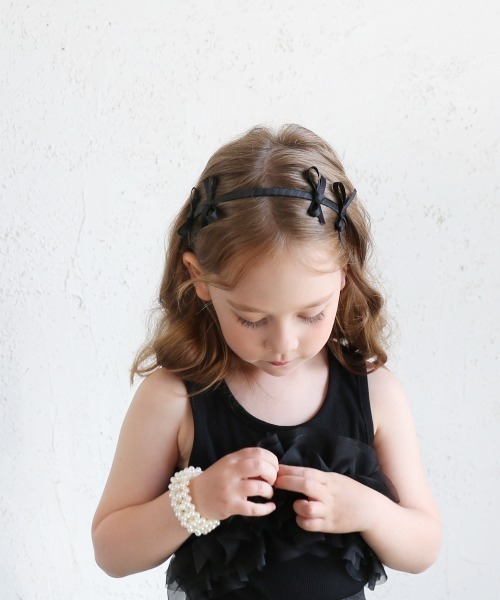 Rora（ローラ）の「エガル リボンカチューシャ（カチューシャ・キッズ・ブラック・FREE）」の3枚目の写真