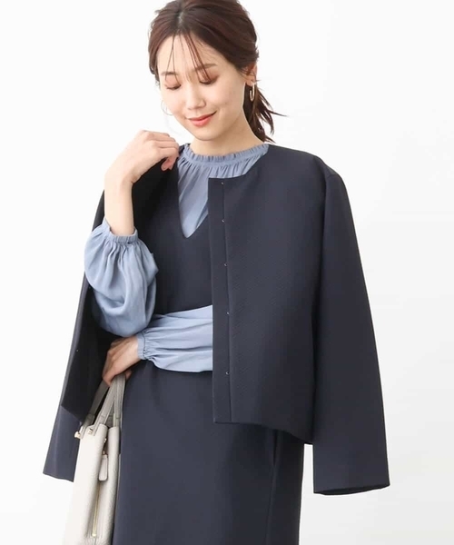 MK MICHEL KLEIN（エムケーミッシェルクラン）の「ダイヤキルトジャガードノーカラーブルゾン/洗える（ブルゾン・レディース・アイボリー/ネイビー・38）」の3枚目の写真