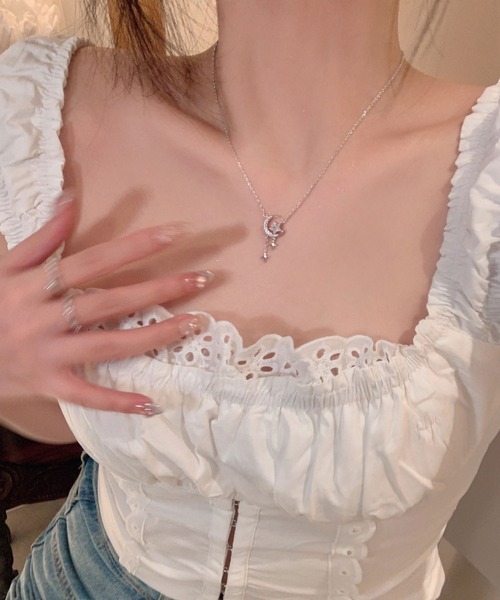 LA VORAGINE(ラ ヴォラジネ)の「デザインネックレス(ネックレス・レディース・シルバー・FREE)」の1枚目の写真