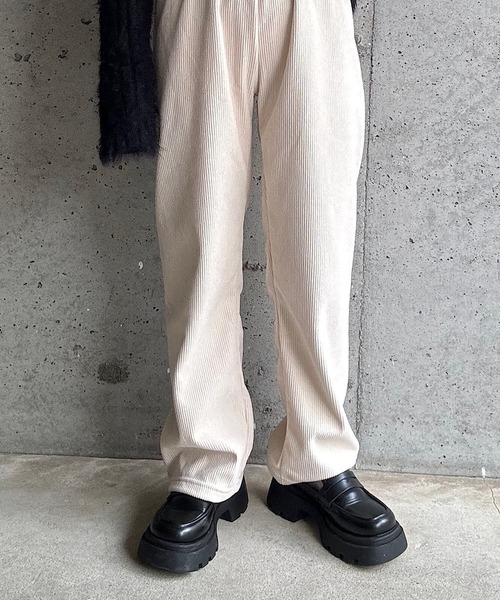 cuorequal(クオレコール)の「裏起毛あったかコーデュロイパンツ(その他パンツ・レディース・アイボリー/ブラック/ダークグレー・SMALL)」の2枚目の写真
