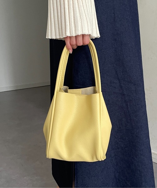 Thevon（ゼボン）の「ポーチ付きスクエア合皮バッグ（ボストンバッグ・レディース・アイボリー/レモンイエロー/ブラック/オレンジ/シルバー・FREE）」の12枚目の写真