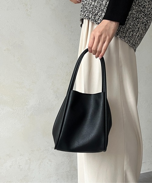 Thevon（ゼボン）の「ポーチ付きスクエア合皮バッグ（ボストンバッグ・レディース・アイボリー/レモンイエロー/ブラック/オレンジ/シルバー・FREE）」の15枚目の写真