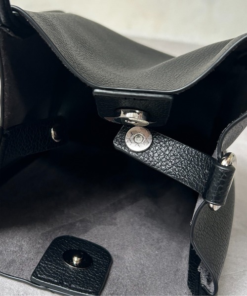 Thevon（ゼボン）の「ポーチ付きスクエア合皮バッグ（ボストンバッグ・レディース・アイボリー/レモンイエロー/ブラック/オレンジ/シルバー・FREE）」の17枚目の写真