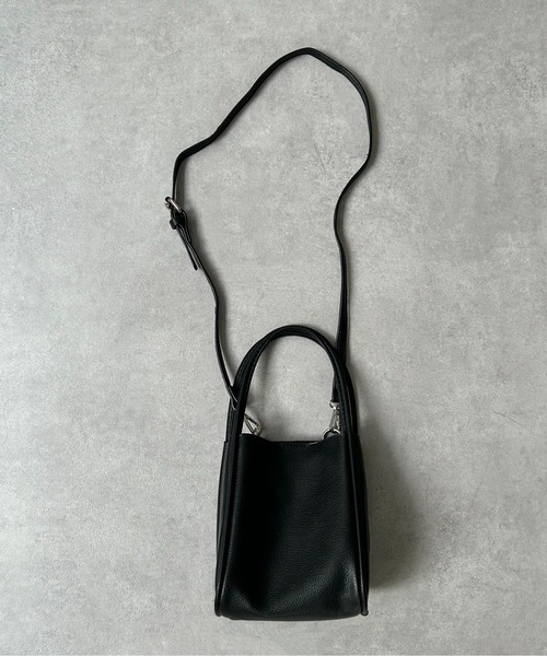 Thevon（ゼボン）の「ポーチ付きスクエア合皮バッグ（ボストンバッグ・レディース・アイボリー/レモンイエロー/ブラック/オレンジ/シルバー・FREE）」の21枚目の写真