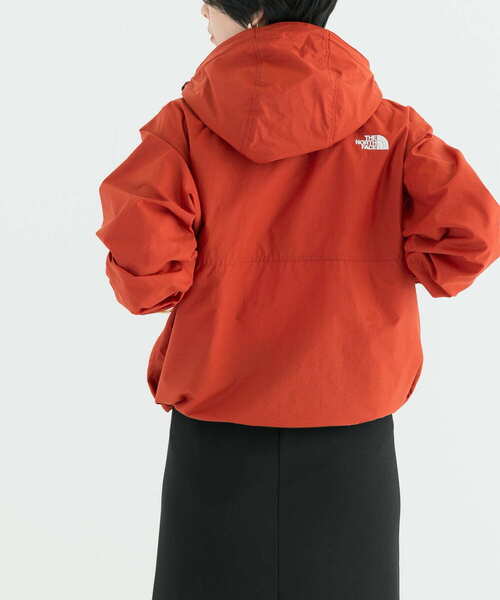 THE NORTH FACE(ザノースフェイス)の「THE NORTH FACE Short Compact Jacket(ナイロンジャケット・レディース・レッド系その他/パープル/ブラック・MEDIUM)」の5枚目の写真