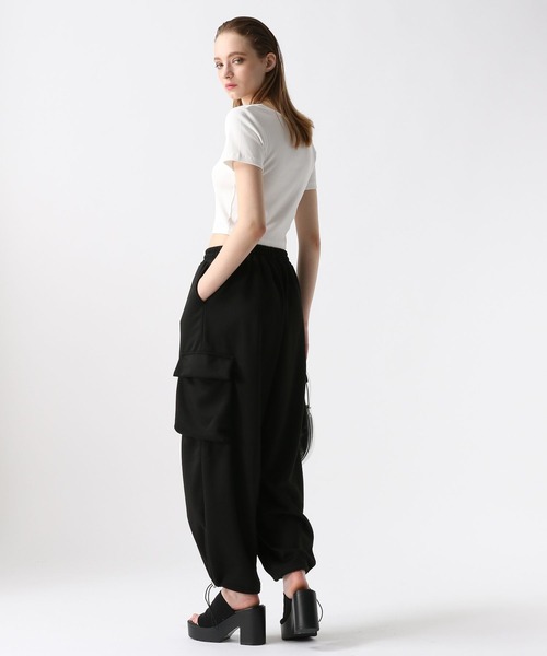 FOREVER 21(フォーエバー トゥエンティーワン)の「【2024SS】フロントボタンチビカーディガン(カーディガン/ボレロ・レディース・ブルー/オフホワイト/ブラック・MEDIUM/SMALL)」の13枚目の写真