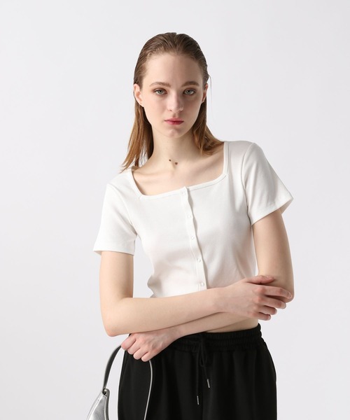 FOREVER 21(フォーエバー トゥエンティーワン)の「【2024SS】フロントボタンチビカーディガン(カーディガン/ボレロ・レディース・ブルー/オフホワイト/ブラック・MEDIUM/SMALL)」の16枚目の写真