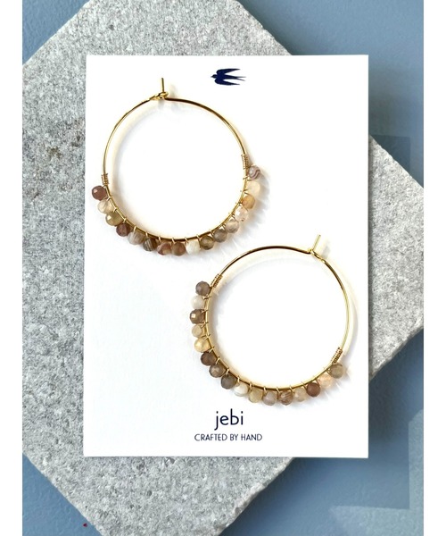 tone(トーン)の「【jebi】14kgf カラフル天然石のフープピアス(MA)(ピアス(両耳用)・レディース・ネイビー/パープル/イエロー/オレンジ/レッド/ピンク/グリーン/ボルドー/ホワイト/ライトブルー/ブラック/その他/グレー/ターコイズブルー/ベージュ・FREE)」の4枚目の写真