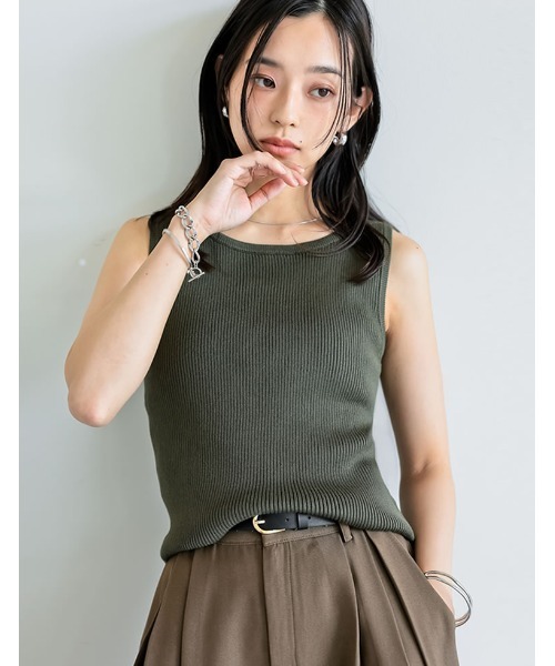 Re:EDIT（リエディ）の「[新色追加][涼感]レーヨンブレンドボートネックタンクトップ（タンクトップ・レディース・グレー/ホワイト/ブラック/ベージュ/ブラウン/カーキ/パープル・LARGE/MEDIUM）」の6枚目の写真