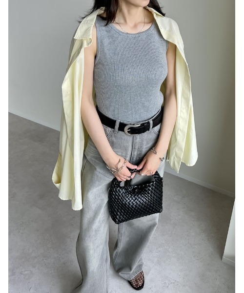 Re:EDIT（リエディ）の「[新色追加][涼感]レーヨンブレンドボートネックタンクトップ（タンクトップ・レディース・グレー/ホワイト/ブラック/ベージュ/ブラウン/カーキ/パープル・LARGE/MEDIUM）」の9枚目の写真