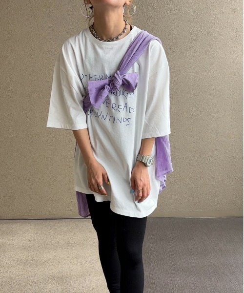 feepur by saya（フェピュールバイサヤ）の「HandwritingカラーロゴTee（Tシャツ/カットソー・レディース・ブラック/チャコールグレー/ブルー/レッド・MEDIUM）」の13枚目の写真