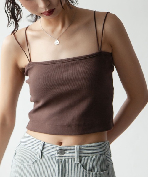 Chillfar（チルファー）の「カップ付き スクエアクロップ丈ダブルストラップドキャミソール（キャミソール・レディース・ブラック/ホワイト/オートミール/グレー/ブラウン/グレイッシュベージュ・FREE）」の4枚目の写真