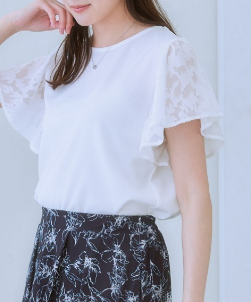 7days Life Styling(セブンデイズライフスタイリング)の「袖レース切替ブラウス見えトップス(Tシャツ/カットソー・レディース・オフホワイト/ブラック/ライトグレー・LL/M/L)」の2枚目の写真