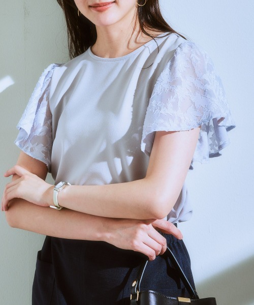 7days Life Styling(セブンデイズライフスタイリング)の「袖レース切替ブラウス見えトップス(Tシャツ/カットソー・レディース・オフホワイト/ブラック/ライトグレー・LL/M/L)」の4枚目の写真