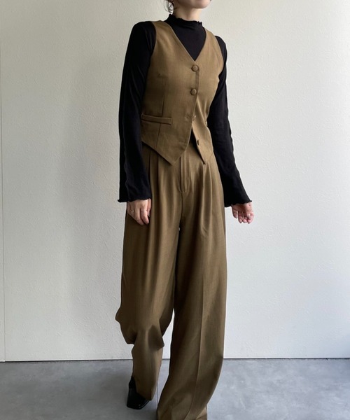 CoCoさま専用です。アルベロベロ☆ブタさん刺繍 ビーズ装飾 五分袖