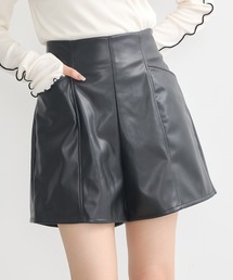 earth music&ecology | シンセティックレザーショートパンツ(その他パンツ)