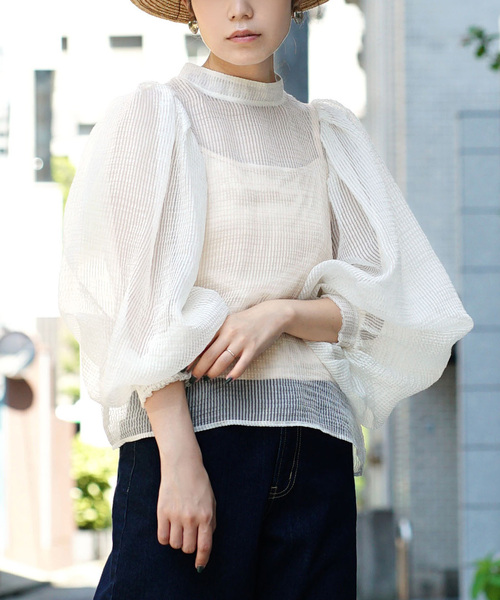 zootie（ズーティー）の「シアーストライプ バルーンスリーブブラウス［キャミ付き］（シャツ/ブラウス・レディース・アイボリー/ラベンダー/ブラック・M）」の2枚目の写真