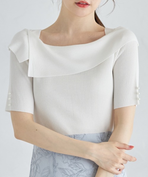 tocco closet(トッコ クローゼット)の「接触冷感♪袖口パール付きアシメオフショルリブニットプルオーバー(ニット/セーター・レディース・オフホワイト/ラベンダー/ピンク・M)」の2枚目の写真