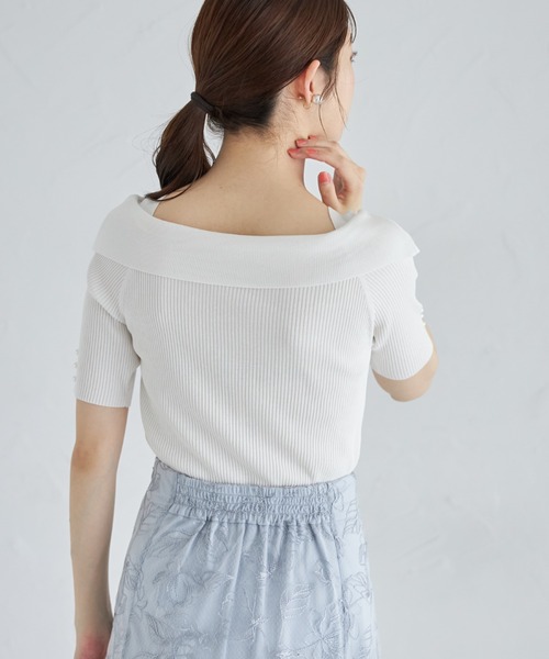 tocco closet(トッコ クローゼット)の「接触冷感♪袖口パール付きアシメオフショルリブニットプルオーバー(ニット/セーター・レディース・オフホワイト/ラベンダー/ピンク・M)」の16枚目の写真