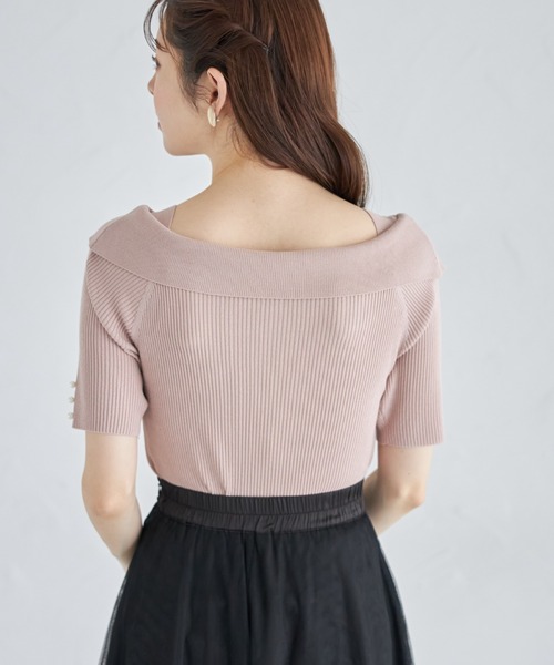 tocco closet(トッコ クローゼット)の「接触冷感♪袖口パール付きアシメオフショルリブニットプルオーバー(ニット/セーター・レディース・オフホワイト/ラベンダー/ピンク・M)」の8枚目の写真