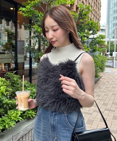 FRAY I.D（フレイアイディー）の「ECOPELエコファーキャミビスチェ（ベスト・レディース・オフホワイト/ダークグレー・FREE）」の4枚目の写真