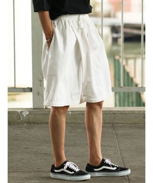 CRAFT STANDARD BOUTIQUE(クラフトスタンダードブティック)の「【URANIWA CAMPERS】2WAY WHITE DENIM PANTS(デニムパンツ・メンズ・ホワイト・M/XL/L)」の2枚目の写真