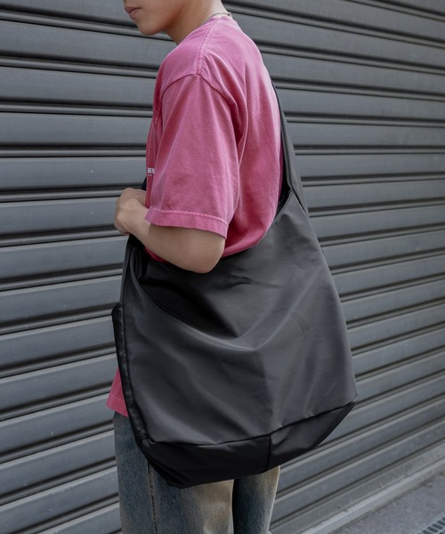 3.3 Field Trip （3.3フィールドトリップ）の「3.3 Field Trip／ナイロンバッグ（ショルダーバッグ・メンズ・ブラック/グレー・FREE）」の14枚目の写真