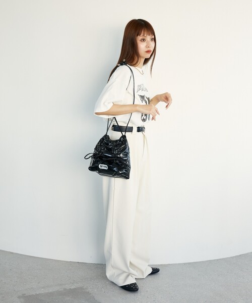 OUTDOOR PRODUCTS(アウトドアプロダクツ)の「OUTDOOR PRODUCTS/アウトドアプロダクツ エナメル リボン ドローイング ミニバッグ 限定展開(ショルダーバッグ・レディース・ブラック/レッド/シルバー/グレー・ONE SIZE)」の12枚目の写真