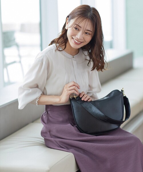 Reflect(リフレクト)の「◆【コートの上からでも肩掛けしやすい!/たっぷり収納/WEB限定カラーあり】’24秋冬 毎日ミディアムバッグ(ショルダーバッグ・レディース・パープル/ブラック/アイボリー/ナチュラル・00)」の1枚目の写真