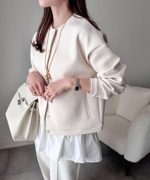 Emma Taylor（エマテイラー）の「【大人カーデ】ダンボールノーカラージャケット（ノーカラージャケット・レディース・モカ/チャコールグレー/ブラック/ネイビー/オフホワイト/ライトベージュ/シルバー系/ブラウン・FREE）」の17枚目の写真