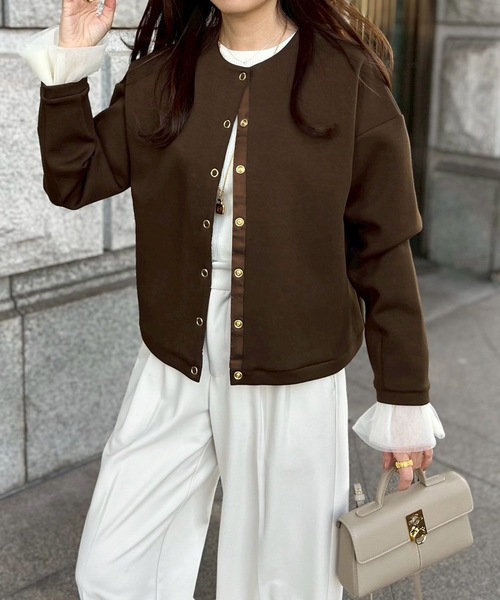 Emma Taylor(エマテイラー)の「【大人の定番カーデ】ダンボールノーカラージャケット(ノーカラージャケット・レディース・モカ/チャコールグレー/ブラック/ネイビー/オフホワイト/ライトベージュ/シルバー系/ブラウン・FREE)」の20枚目の写真