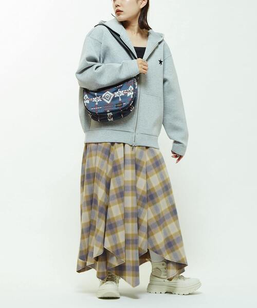 PENDLETON（ペンドルトン）の「【PENDLETON】PADDED MOON SHOULDER BAG（ショルダーバッグ・レディース・チャコールグレー/グレー・FREE）」の11枚目の写真