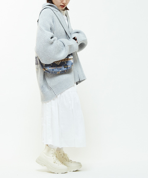 PENDLETON（ペンドルトン）の「【PENDLETON】PADDED MOON SHOULDER BAG（ショルダーバッグ・レディース・チャコールグレー/グレー・FREE）」の14枚目の写真