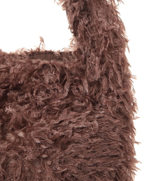 LEPSIM(レプシィム)の「フェイクフェザーフリンジショルダー 132585(ショルダーバッグ・レディース・ブラック/アイボリー/ブラウン・ONE SIZE)」の11枚目の写真