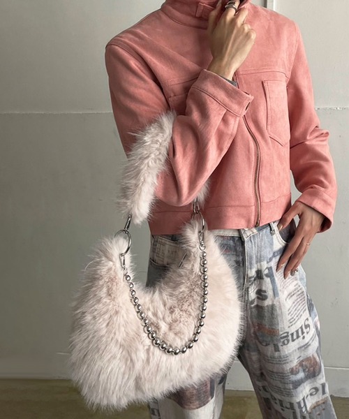 Jewelobe(ジュエローブ)の「ダブルストラップラウンドフェイクファーバッグ(クラッチバッグ・レディース・ブラック/パープル/ベージュ・FREE)」の4枚目の写真