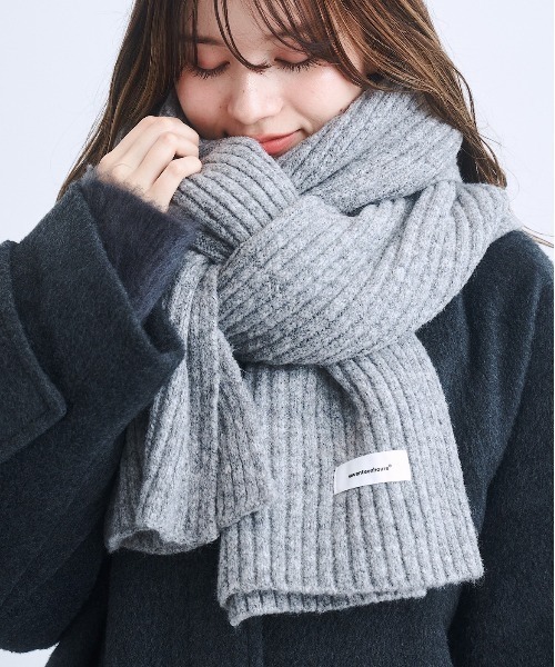 17HR(セブンティーンアワーズ)の「【ユニセックス】ボリュームリブニットマフラー(マフラー・レディース・グレー/チャコールグレー/ブラウン/ブルー・FREE)」の2枚目の写真